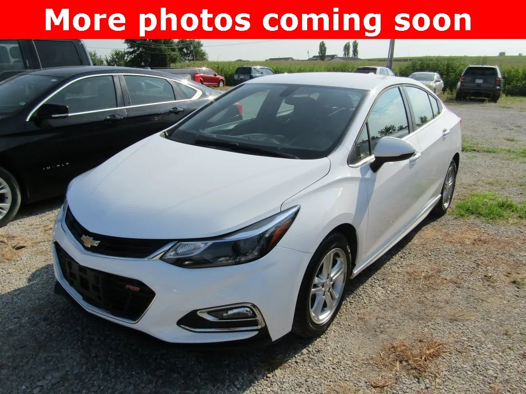 Used 2018 Chevrolet Cruze LT with VIN 1G1BE5SM9J7247588 for sale in Kansas City