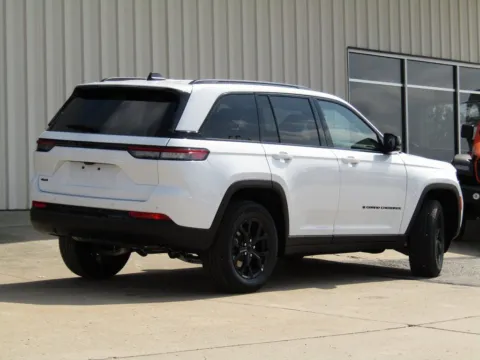 Another view of 2025 Jeep Grand Cherokee Altitude X for sale in Bethany, MO at Pettijohn Auto Center