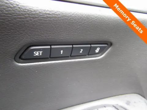 More photos of 2025 Cadillac XT6 Premium Luxury at Pettijohn Auto Center, MO