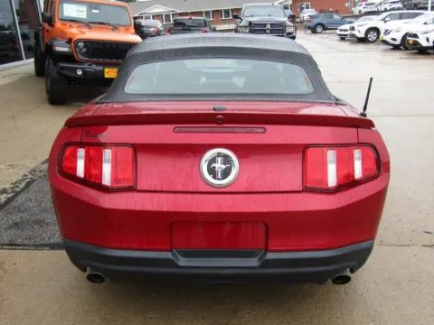 More photos of 2011 Ford Mustang V6 Premium at Pettijohn Auto Center, MO