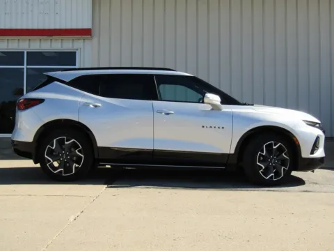 Photos of 2021 Chevrolet Blazer RS for sale in Bethany, MO at Pettijohn Auto Center