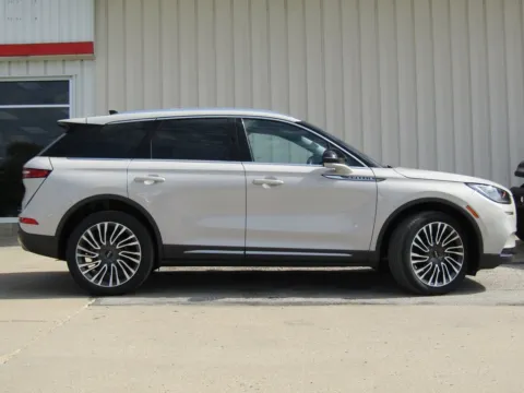 Photos of 2022 Lincoln Corsair Reserve for sale in Bethany, MO at Pettijohn Auto Center