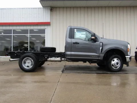 Photos of 2026 Ford F-350SD XLT for sale in Bethany, MO at Pettijohn Auto Center