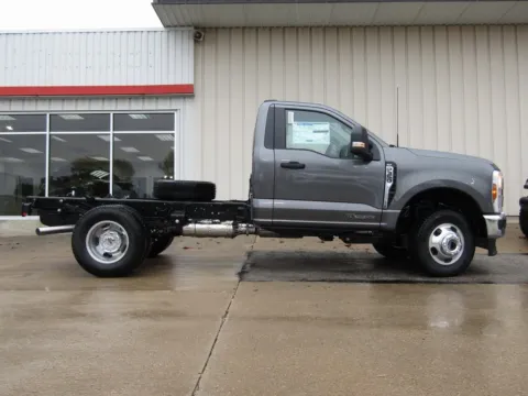 Photos of 2026 Ford F-350SD XLT for sale in Bethany, MO at Pettijohn Auto Center