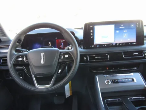 More photos of 2025 Lincoln Aviator Premiere at Pettijohn Auto Center, MO