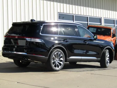 Another view of 2025 Lincoln Aviator Premiere for sale in Bethany, MO at Pettijohn Auto Center