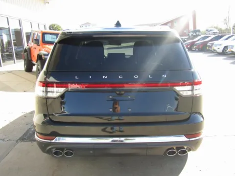 More photos of 2025 Lincoln Aviator Premiere at Pettijohn Auto Center, MO