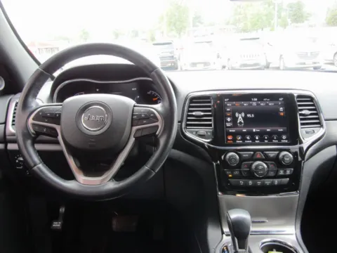 More photos of 2022 Jeep Grand Cherokee WK Laredo X at Pettijohn Auto Center, MO