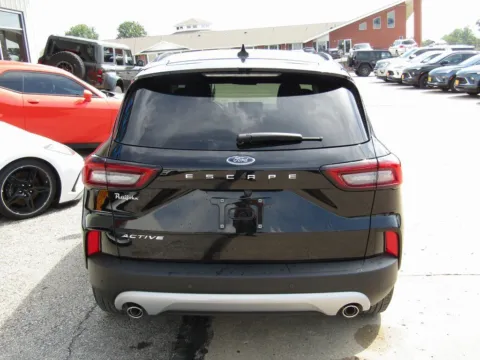 More photos of 2024 Ford Escape Active at Pettijohn Auto Center, MO