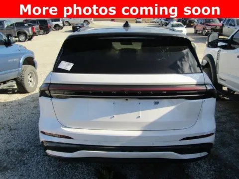 More photos of 2026 Lincoln Nautilus Reserve at Pettijohn Auto Center, MO