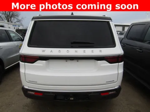 More photos of 2022 Jeep Wagoneer Series II at Pettijohn Auto Center, MO