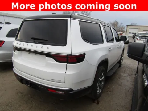More photos of 2022 Jeep Wagoneer Series II at Pettijohn Auto Center, MO