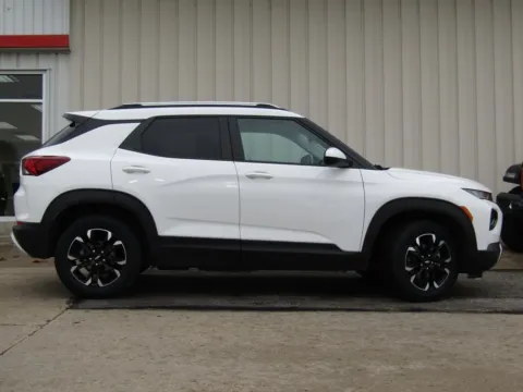 Photos of 2023 Chevrolet TrailBlazer LT for sale in Bethany, MO at Pettijohn Auto Center