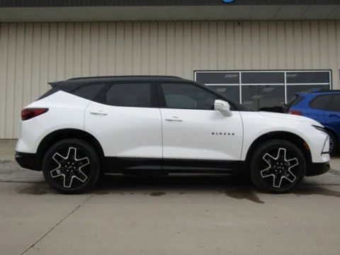 Photos of 2023 Chevrolet Blazer RS for sale in Bethany, MO at Pettijohn Auto Center