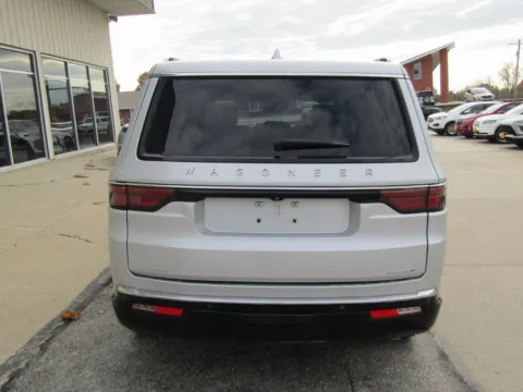 More photos of 2022 Jeep Wagoneer Series I at Pettijohn Auto Center, MO