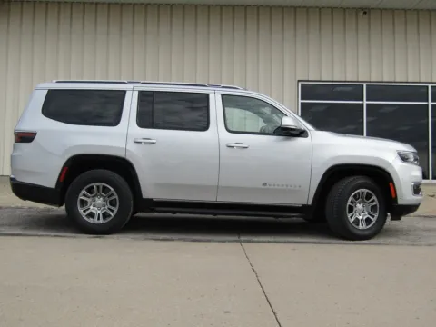 Photos of 2022 Jeep Wagoneer Series I for sale in Bethany, MO at Pettijohn Auto Center