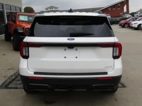 More photos of 2025 Ford Explorer ST-Line at Pettijohn Auto Center, MO