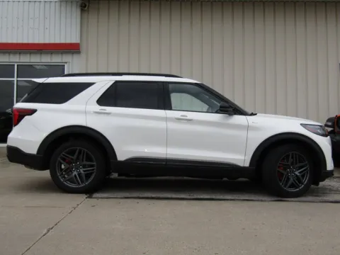 Photos of 2025 Ford Explorer ST-Line for sale in Bethany, MO at Pettijohn Auto Center