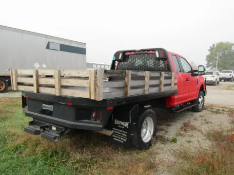 More photos of 2022 Ford F-350SD XLT at Pettijohn Auto Center, MO