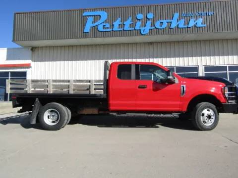 Photos of 2022 Ford F-350SD XLT for sale in Bethany, MO at Pettijohn Auto Center