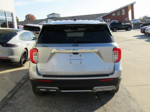 More photos of 2022 Ford Explorer XLT at Pettijohn Auto Center, MO