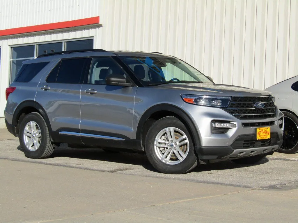 2022 Ford Explorer XLT's photo