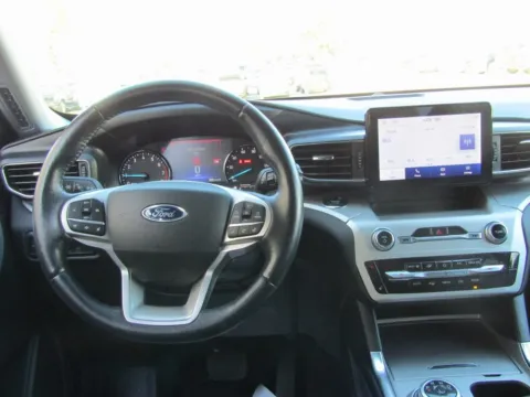 More photos of 2022 Ford Explorer XLT at Pettijohn Auto Center, MO