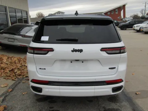 More photos of 2025 Jeep Grand Cherokee L Summit at Pettijohn Auto Center, MO