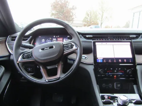 More photos of 2025 Jeep Grand Cherokee L Summit at Pettijohn Auto Center, MO