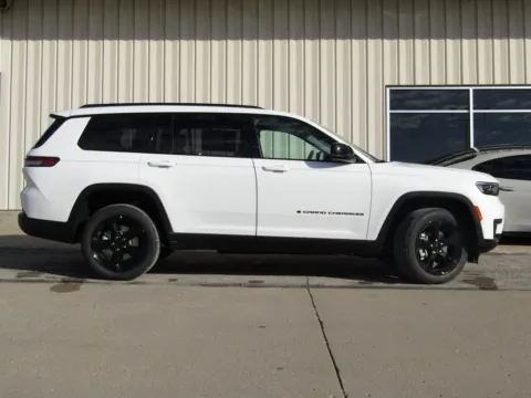 Photos of 2025 Jeep Grand Cherokee L Altitude X for sale in Bethany, MO at Pettijohn Auto Center