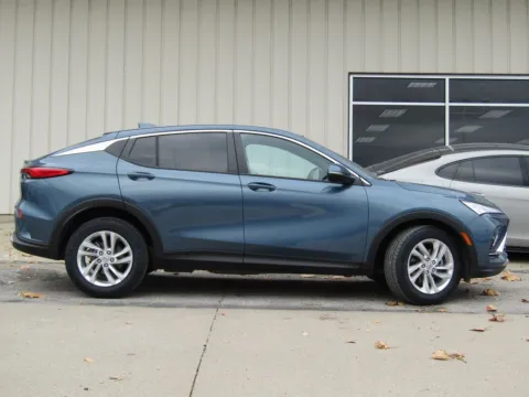 Photos of 2024 Buick Envista Preferred for sale in Bethany, MO at Pettijohn Auto Center