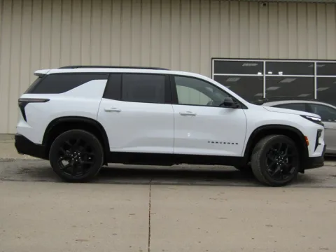 Photos of 2026 Chevrolet Traverse RS for sale in Bethany, MO at Pettijohn Auto Center