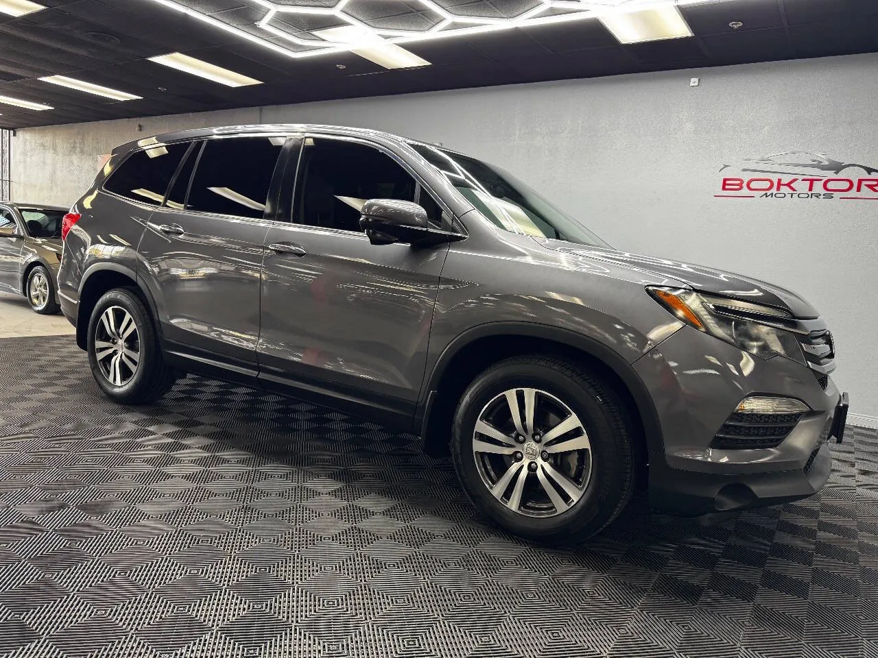 Gray 2017 Honda Pilot EX 4dr SUV for sale in Las Vegas, NV