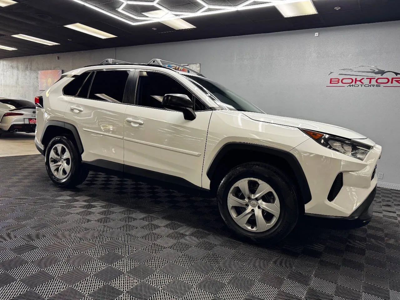 White 2021 Toyota RAV4 LE 4dr SUV for sale in Las Vegas, NV