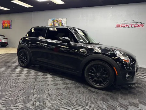 Black 2018 MINI Hardtop 2 Door Cooper 2dr Hatchback for sale in Las Vegas, NV