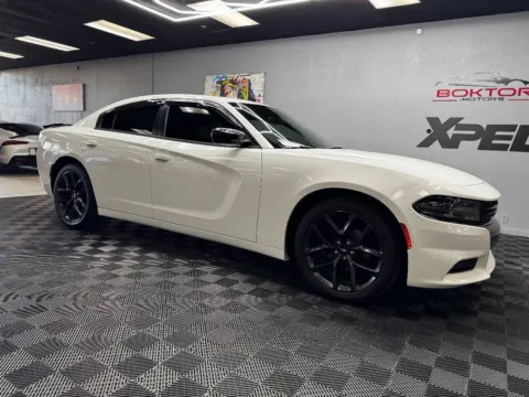 White 2019 Dodge Charger SXT 4dr Sedan for sale in Las Vegas, NV