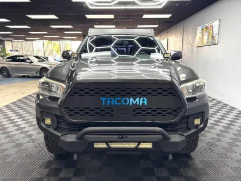 More photos of 2019 Toyota Tacoma TRD Off Road 4x4 4dr Double Cab 5.0 ft SB 6A at Boktor Motors, NV