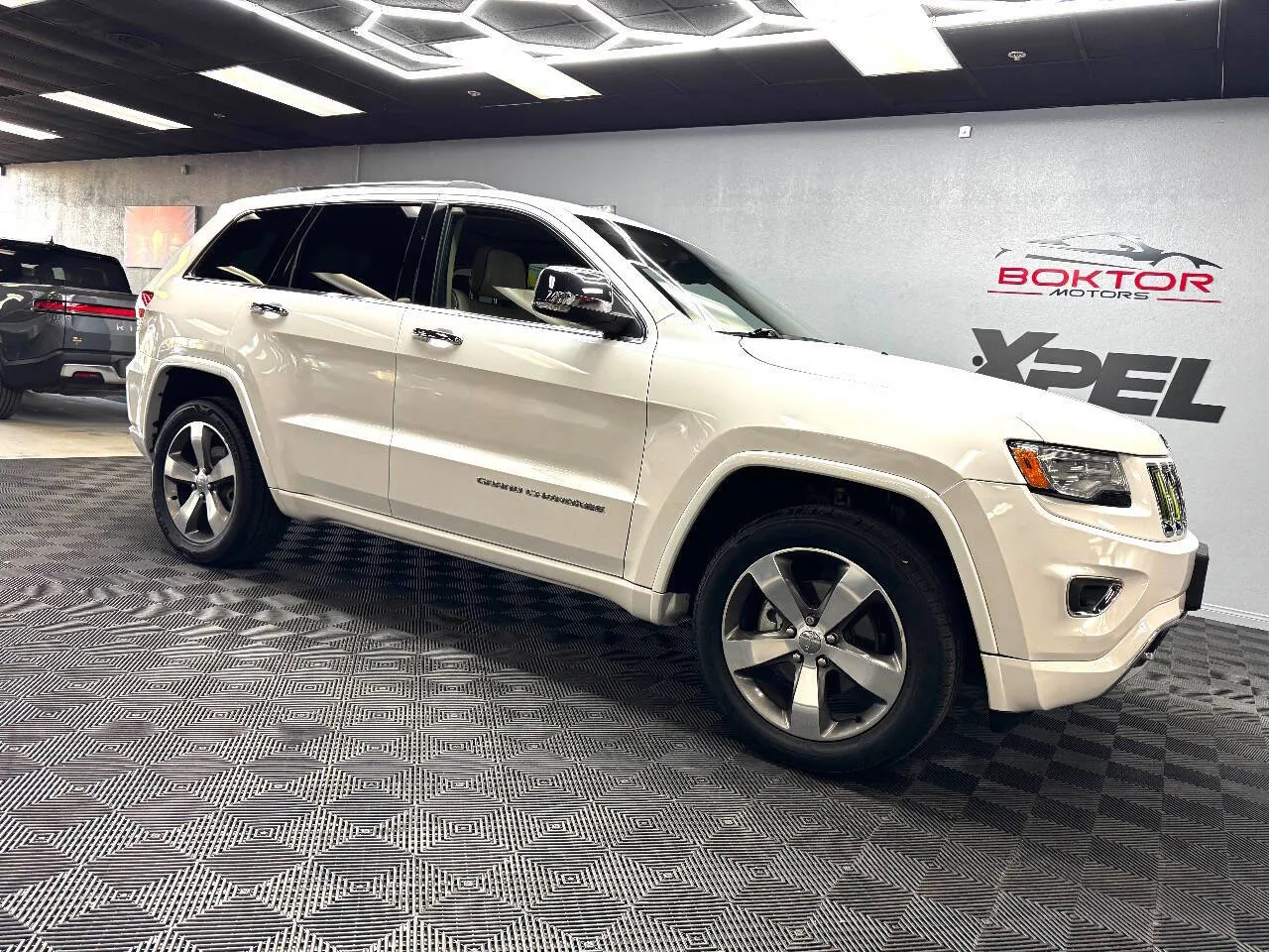 White 2016 Jeep Grand Cherokee Overland 4x4 4dr SUV for sale in Las Vegas, NV