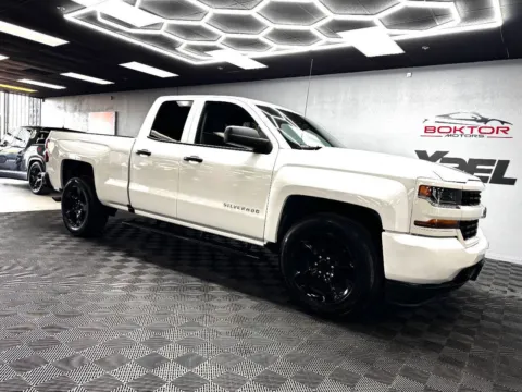 White 2017 Chevrolet Silverado 1500 Custom 4x2 4dr Double Cab 6.5 ft. SB for sale in Las Vegas, NV