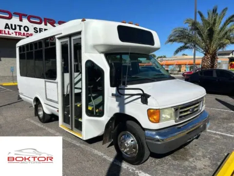 White 2006 Ford E-350SD for sale in Las Vegas, NV