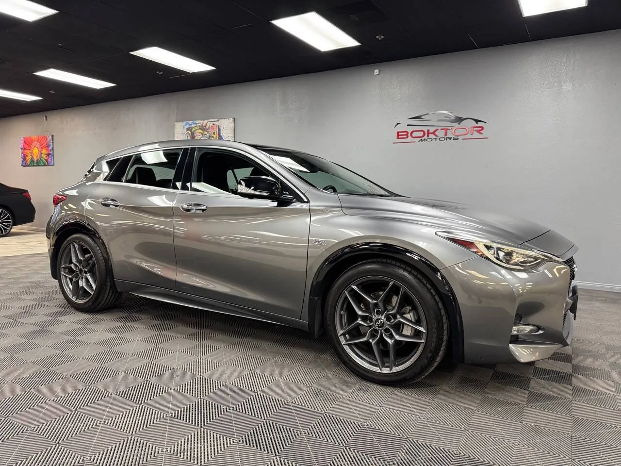 2017 INFINITI QX30