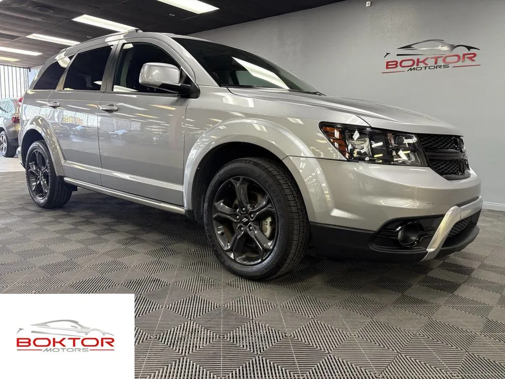 Silver 2019 Dodge Journey Crossroad for sale in Las Vegas, NV