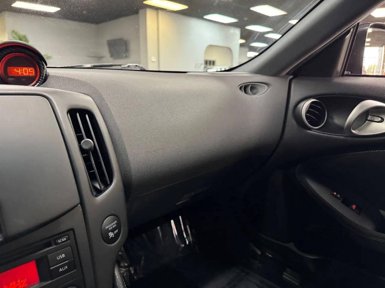 2019 Nissan 370Z Base photo 36