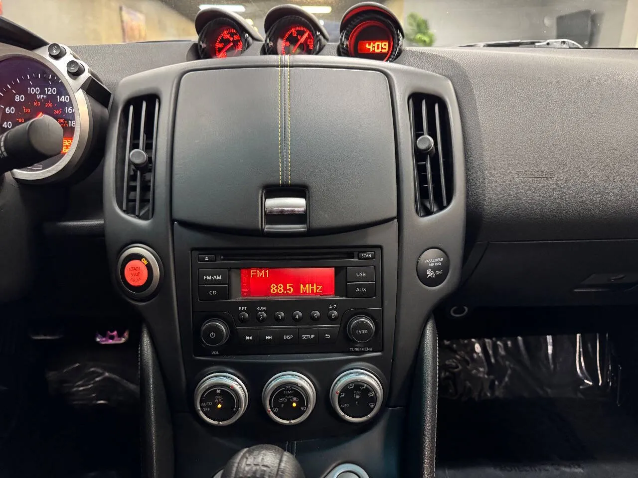 2019 Nissan 370Z Base photo 9