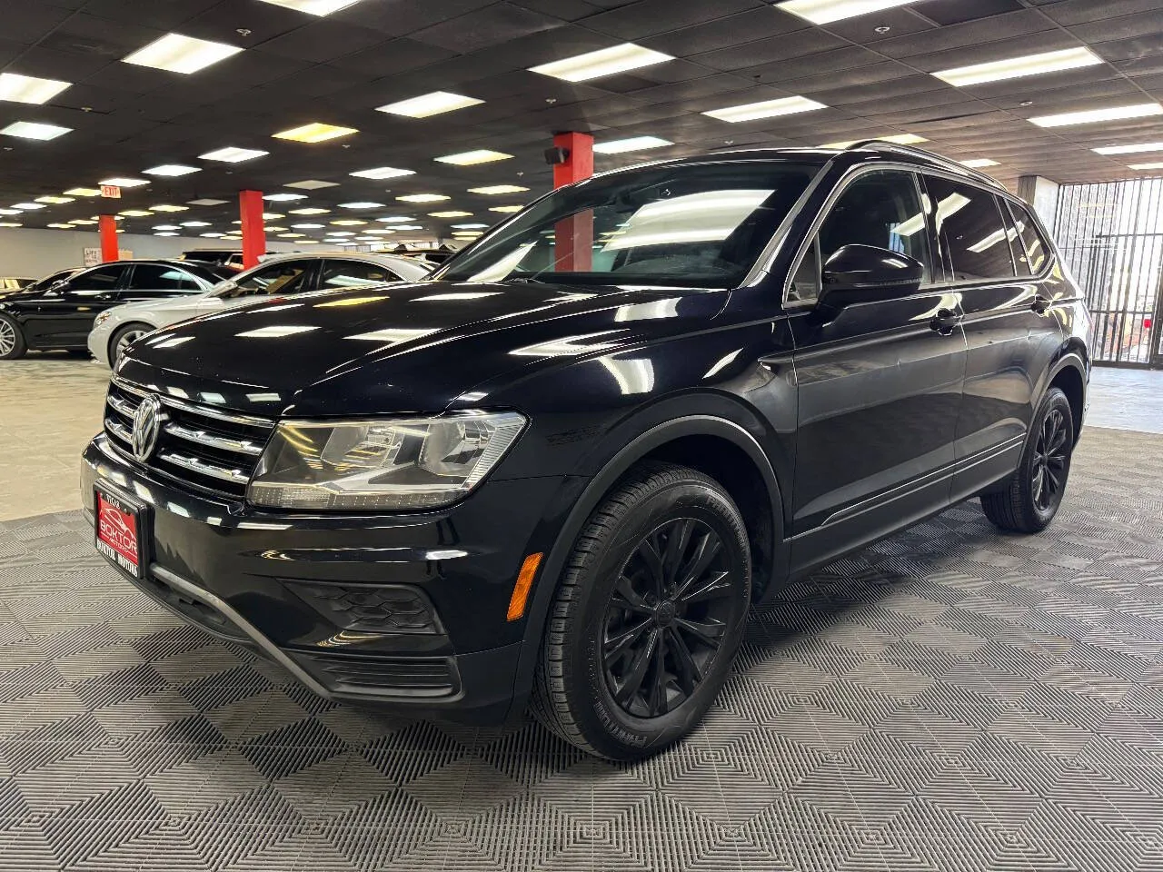 2019 Volkswagen Tiguan S photo 2
