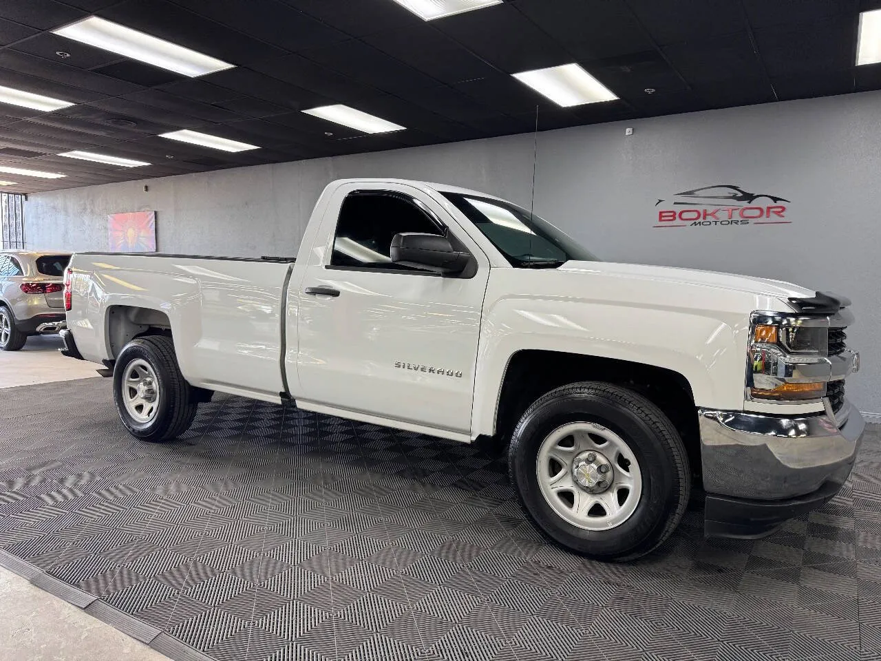 White 2018 Chevrolet Silverado 1500 Work Truck 4x2 2dr Regular Cab 8 ft. LB for sale in Las Vegas, NV