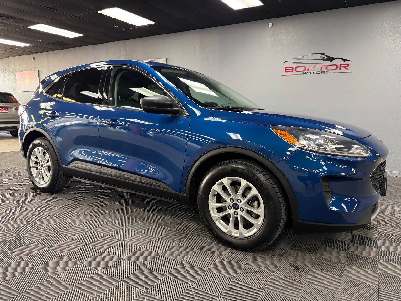 Blue 2022 Ford Escape SE 4dr SUV for sale in Las Vegas, NV