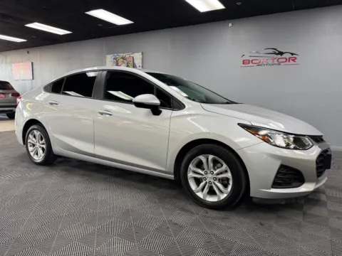 Silver 2019 Chevrolet Cruze LS 4dr Sedan 6A for sale in Las Vegas, NV