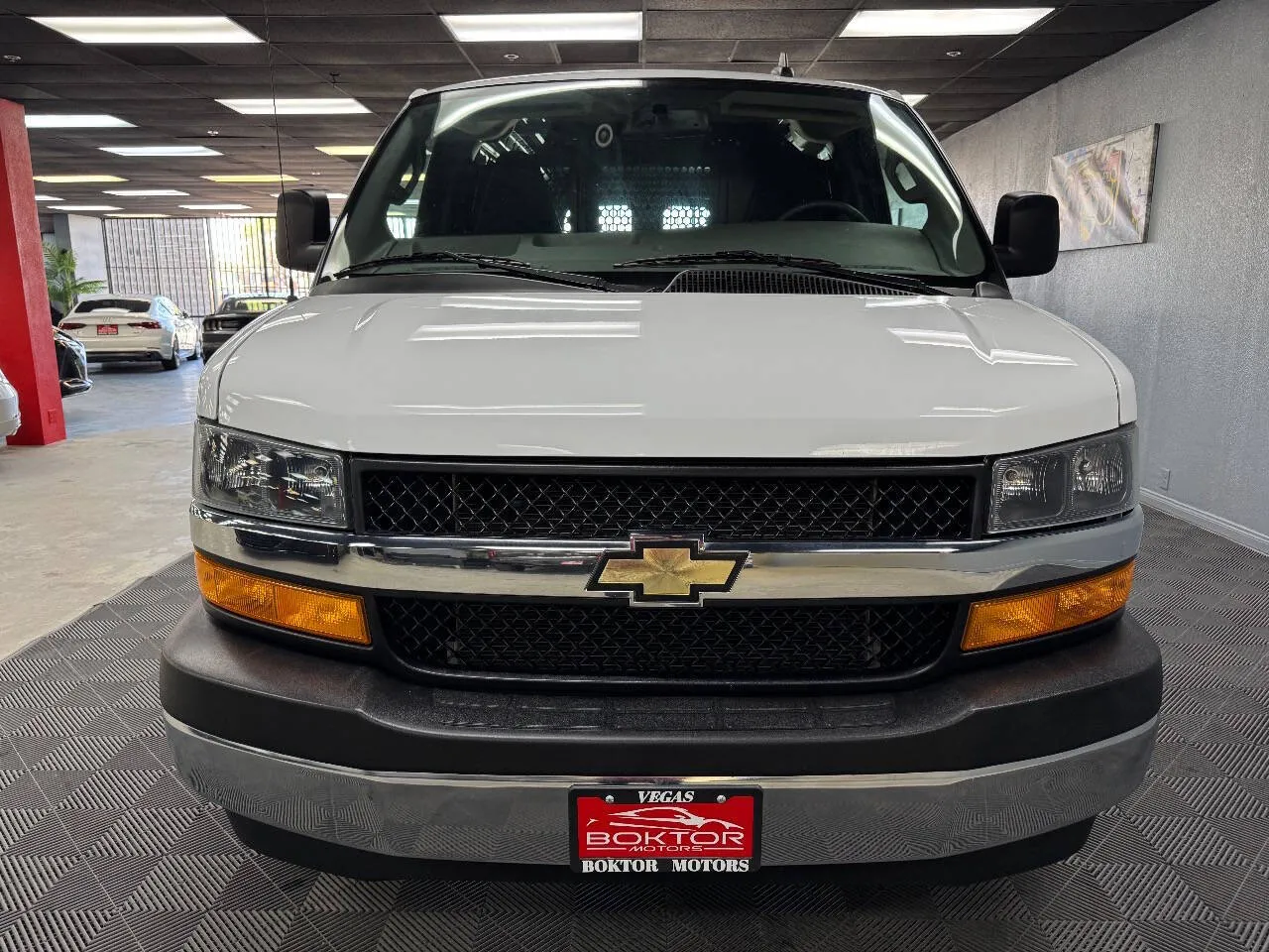 2023 Chevrolet Express Cargo 2500 Van photo 2