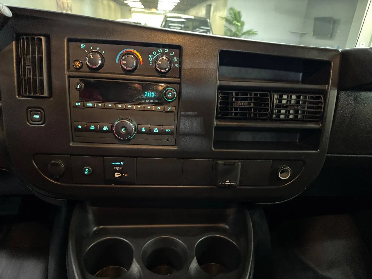 2023 Chevrolet Express Cargo 2500 Van photo 21